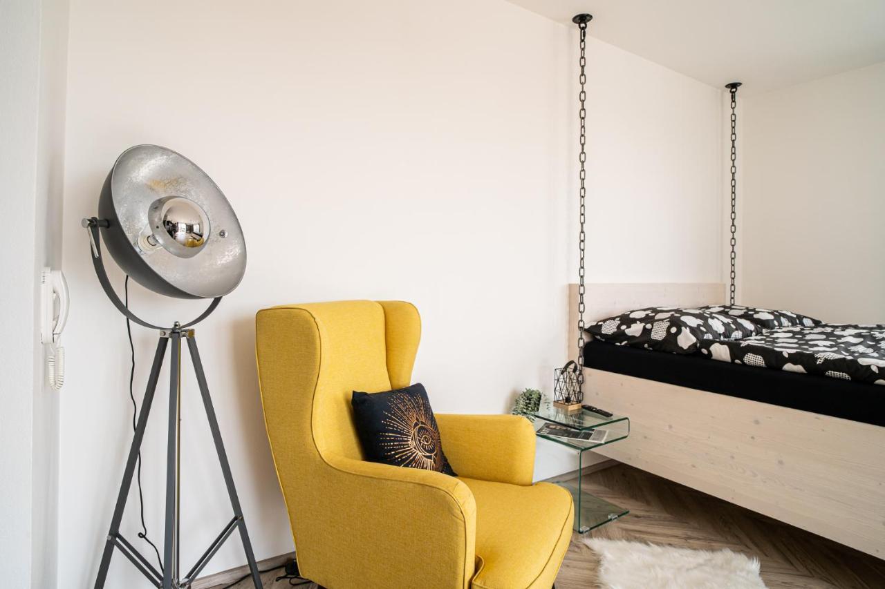 Zeppelin Studio With An Industrial View - Brno Apartamento Exterior foto